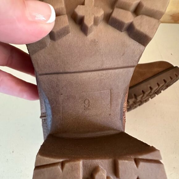 Mia Brown Chelsea Boots - Picture 5 of 6